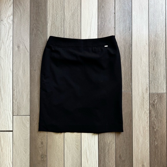 Tahari Pencil Casual Skirt | Size: 8 | Regular Condition - Picture 1 of 5